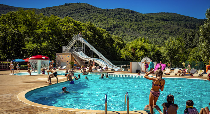 Découvrez les Plans, un camping luxueux en bord de rivière en Ardèche