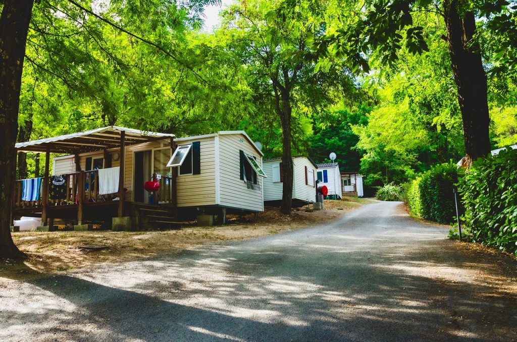 Camping avec piscine : lequel choisir en Ardèche ?