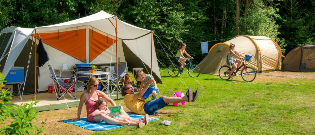 Quels campings louent des emplacements pour tente dans les Vosges en basse saison ?